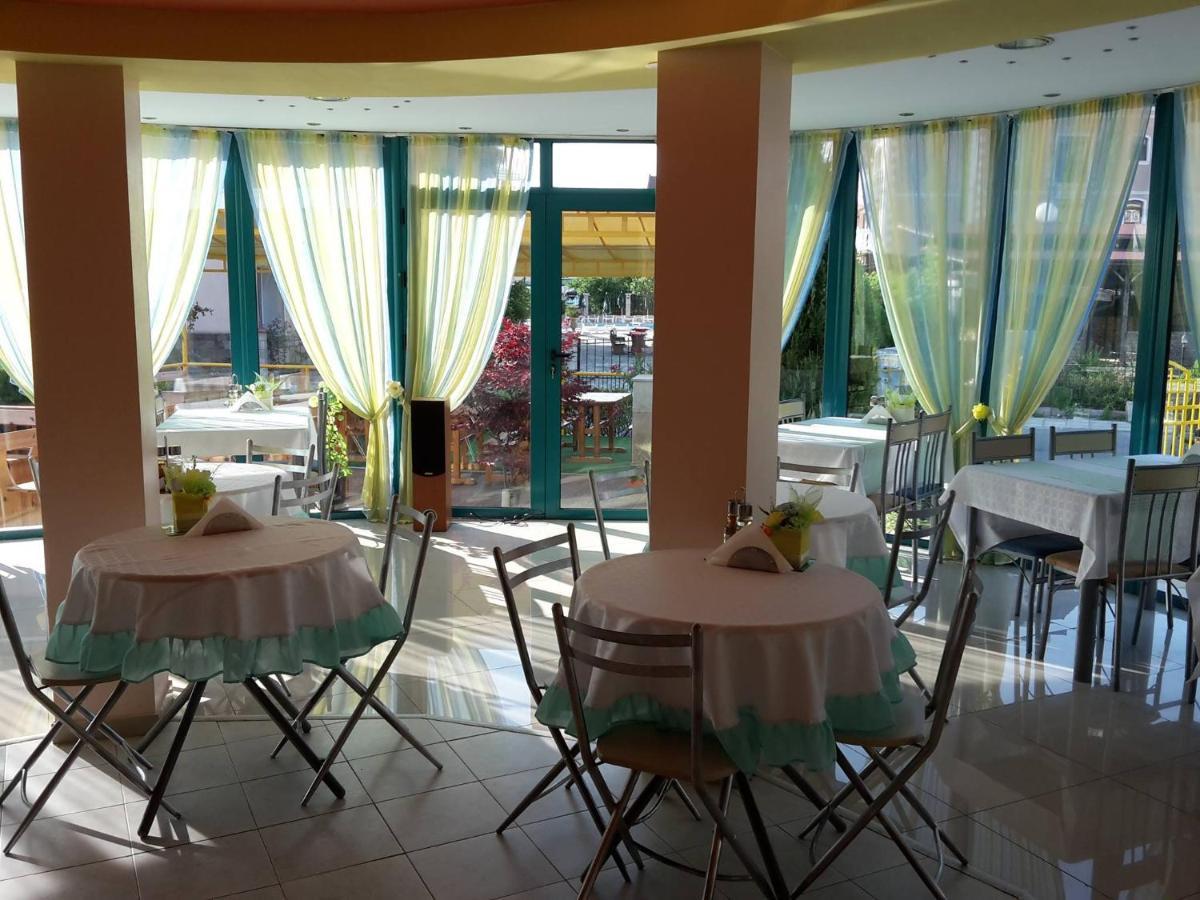 Hotel Sania Obzor Esterno foto